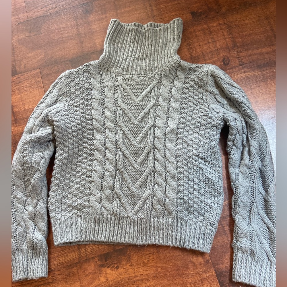 Super warm & cozy chunky knit grey turtle neck